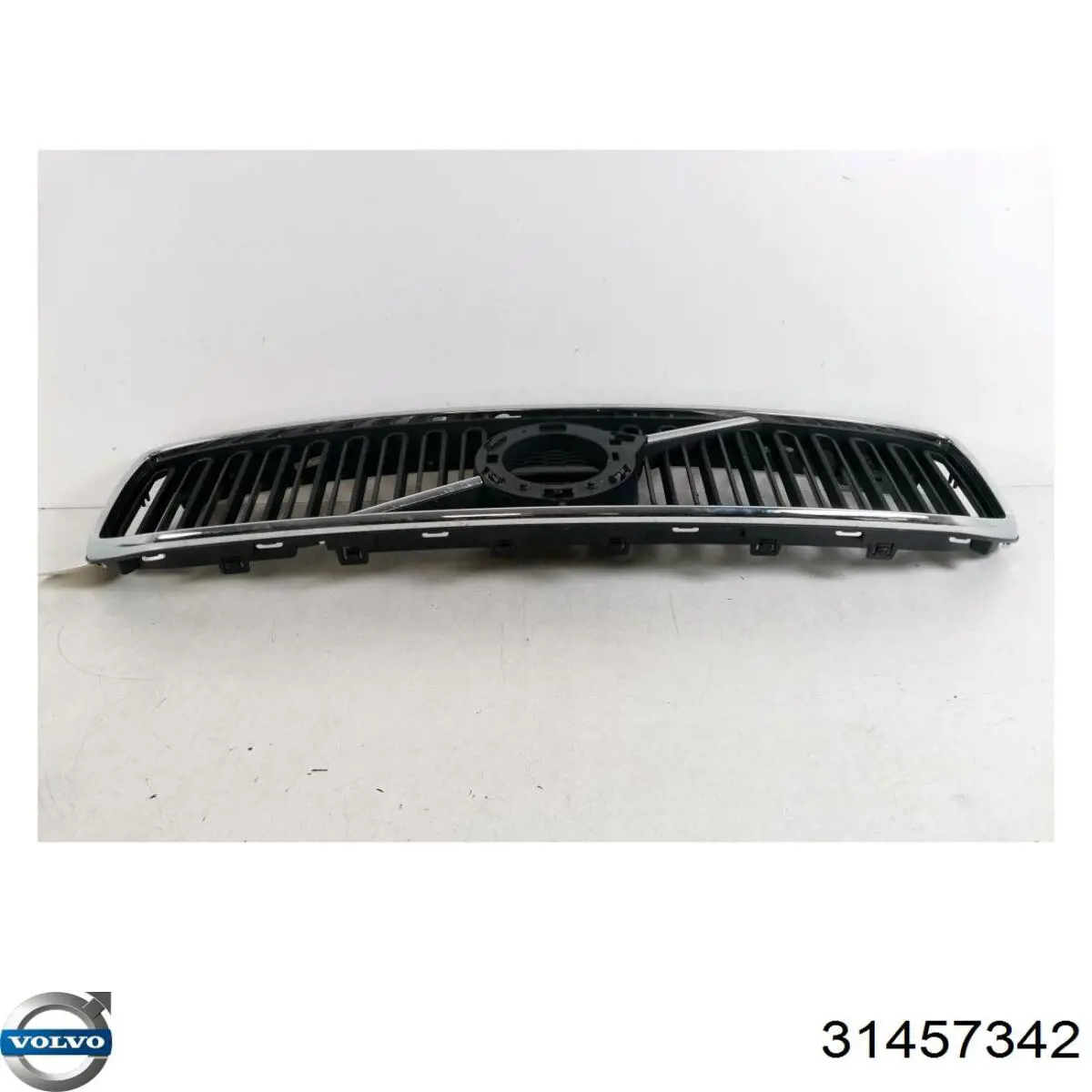 Решітка радіатора 31457342 Volvo