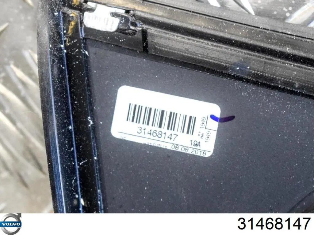 Скло багажного відсіку, праве 31468147 Volvo