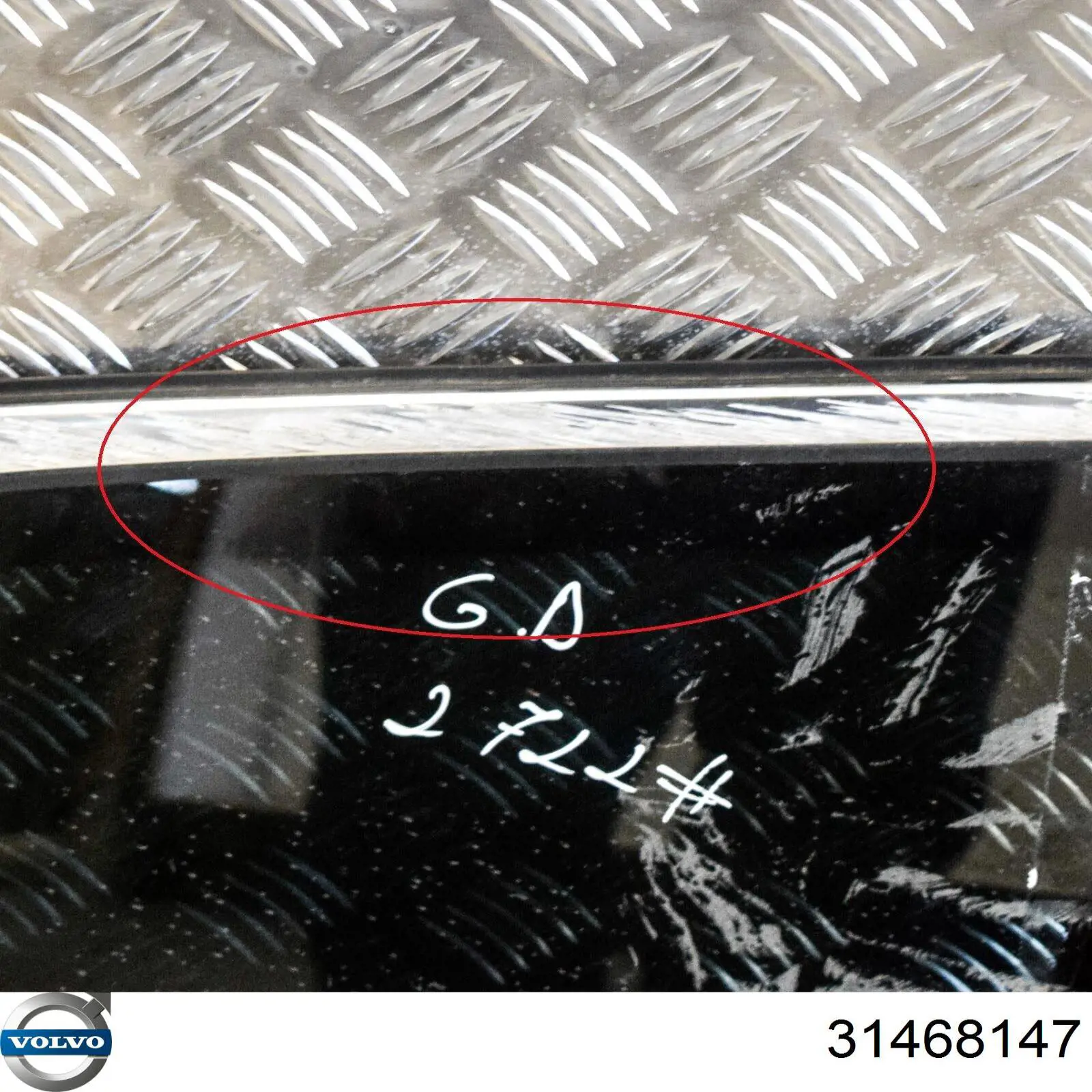 31468147 Volvo Стукло багажника, праве