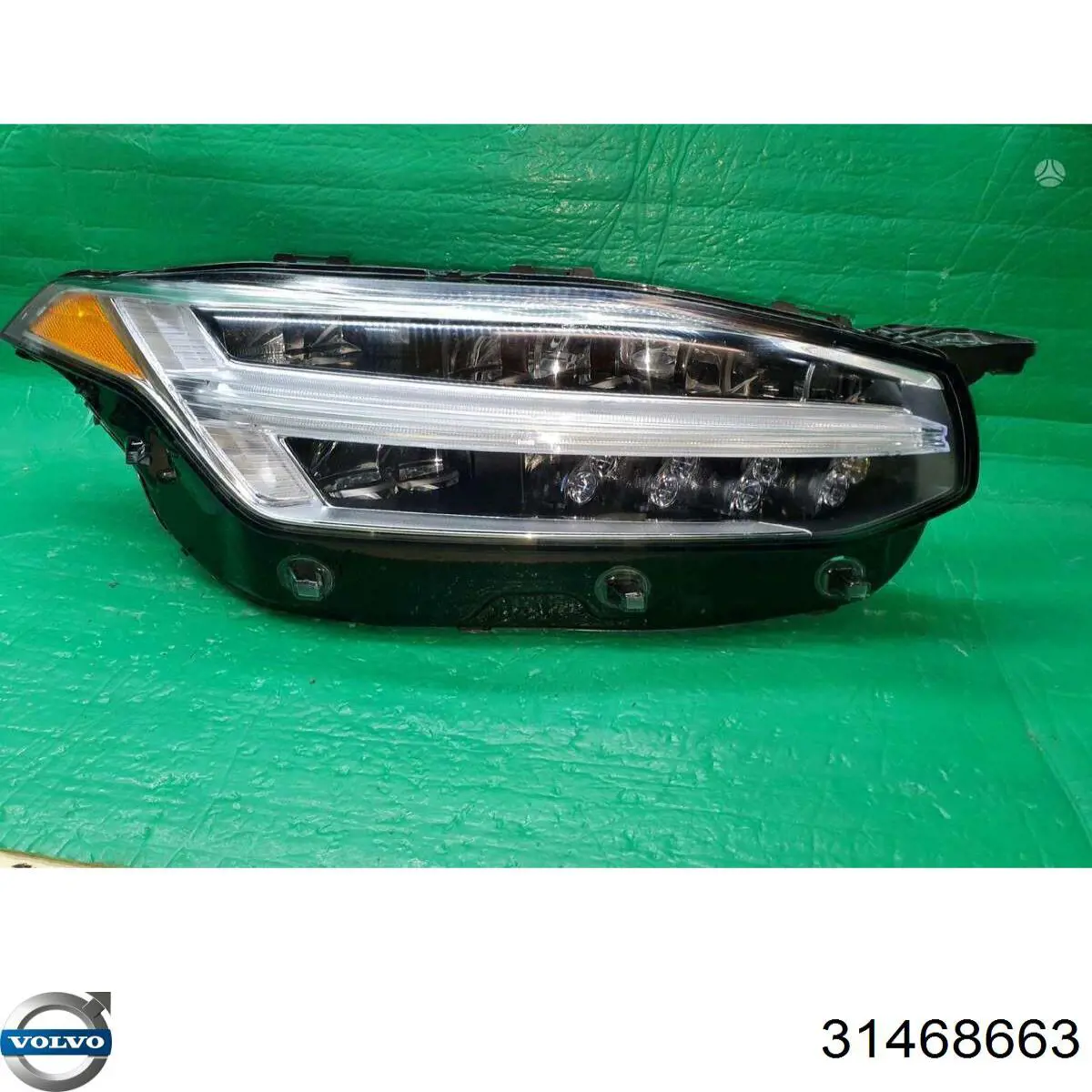 Фара ліва 31468663 Volvo