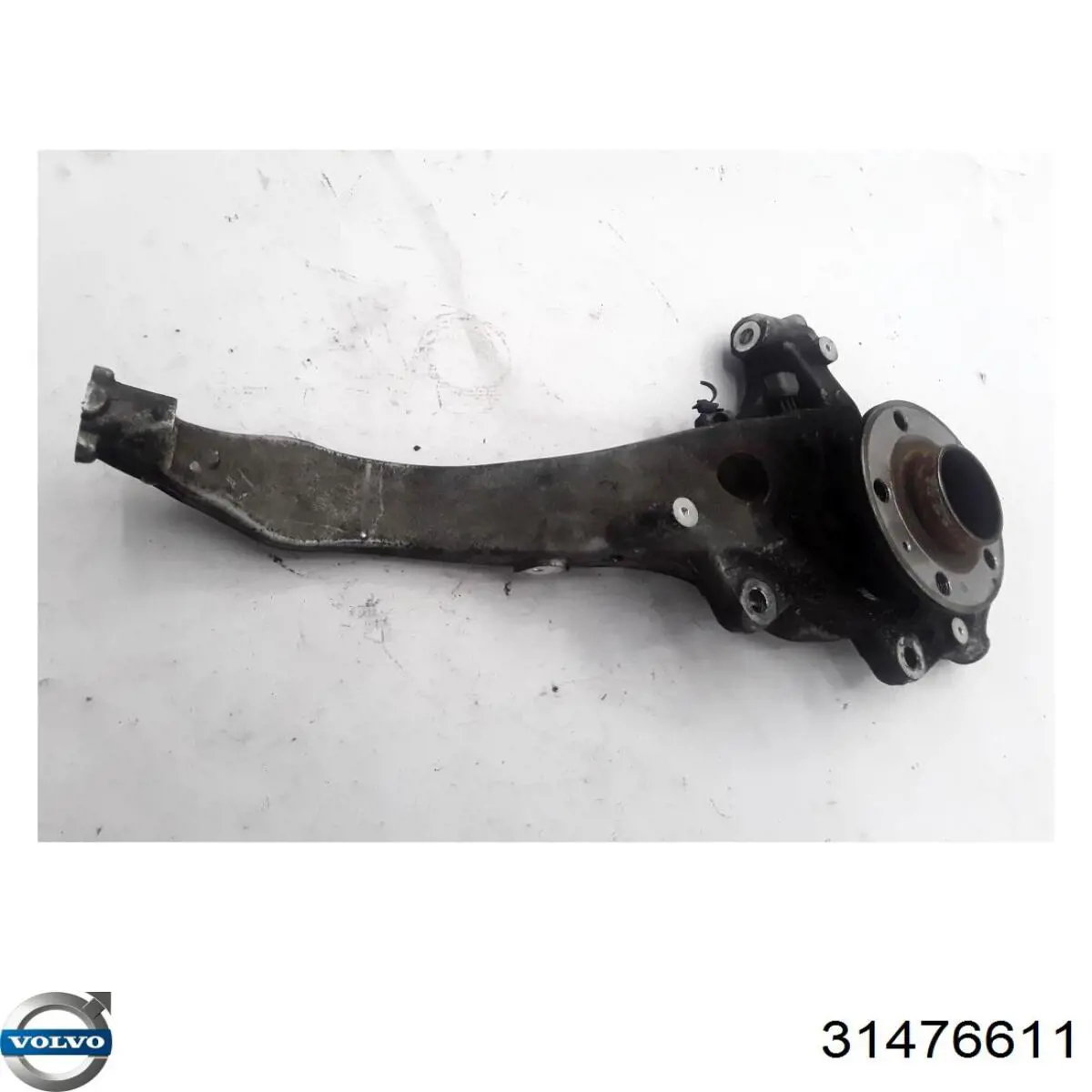 31476611 Volvo Цапфа - поворотний кулак передній, лівий