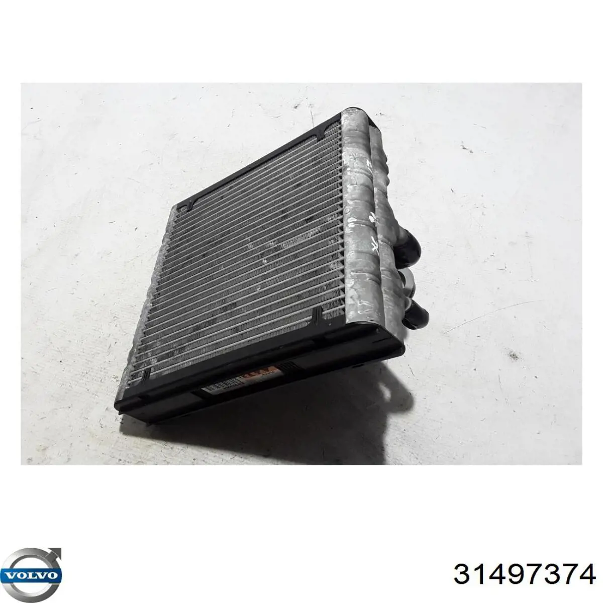 Випаровувач кондиціонера Volvo 32392952 ціна, від 96.56 USD