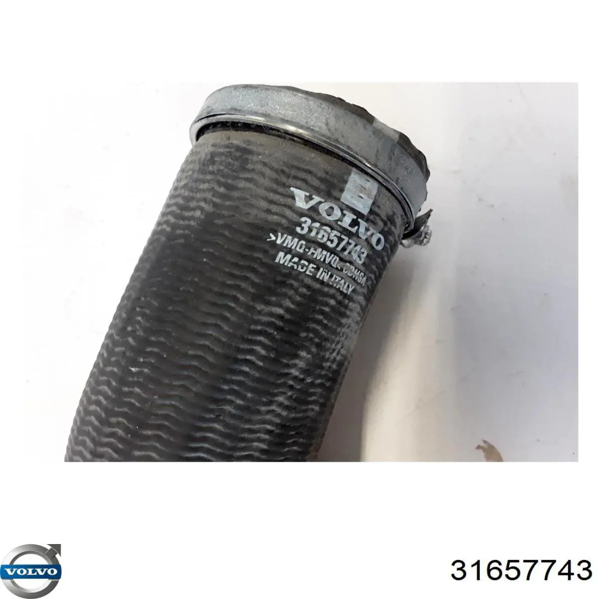 Шланг/патрубок интеркуллера 31657743 Volvo