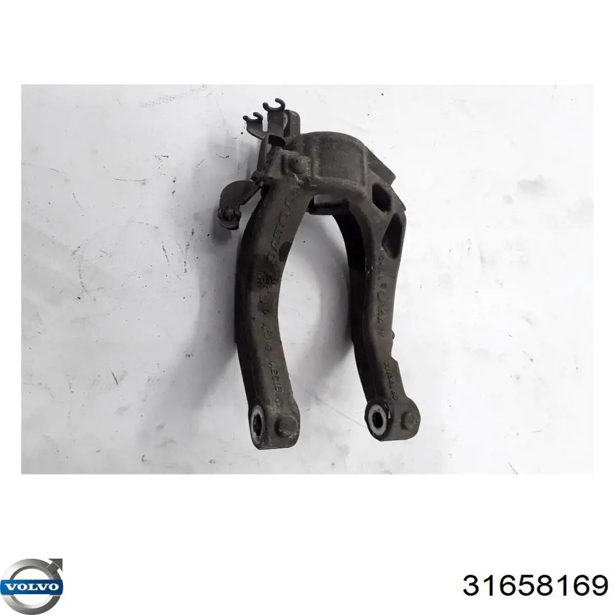 31681721 Volvo Вилка нижня амортизатора переднього, права