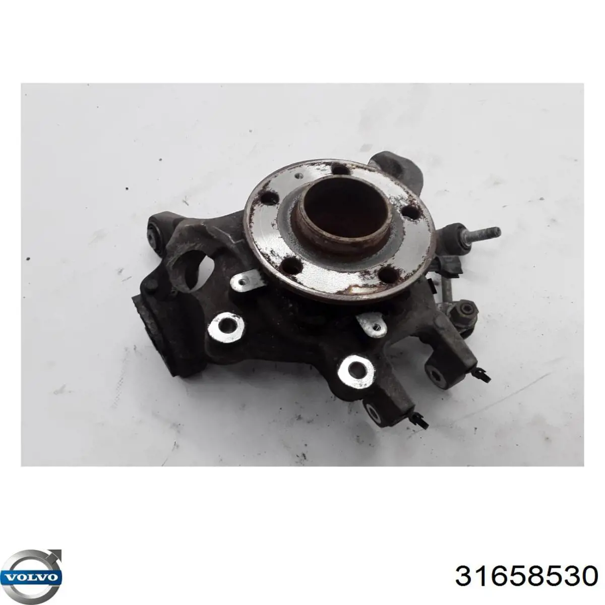 Купити 31360870 Volvo Кулак поворотний правий