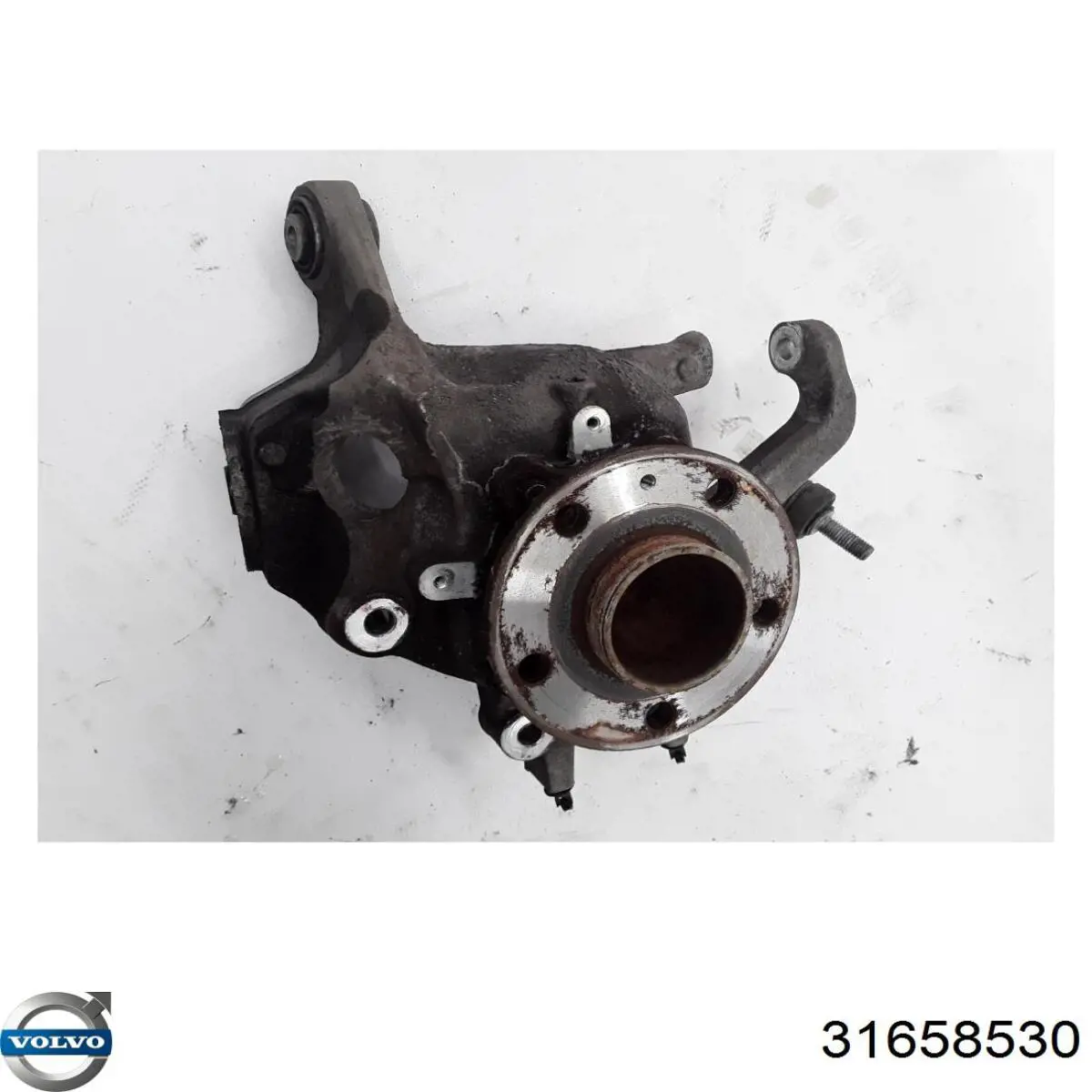 31360870 Volvo Цапфа поворотна права