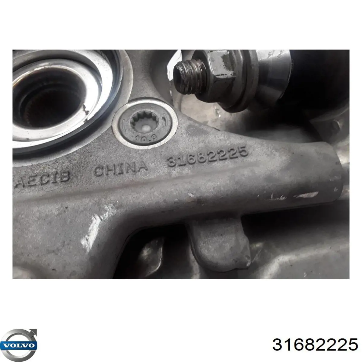 31682225 Volvo Цапфа - поворотний кулак передній, лівий