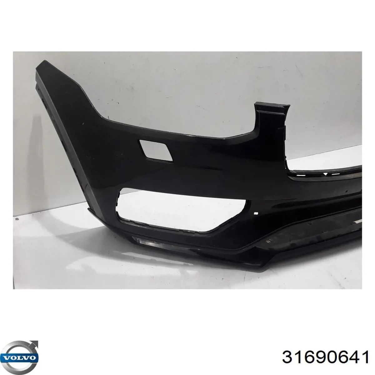 Передній бампер 31690641 Volvo