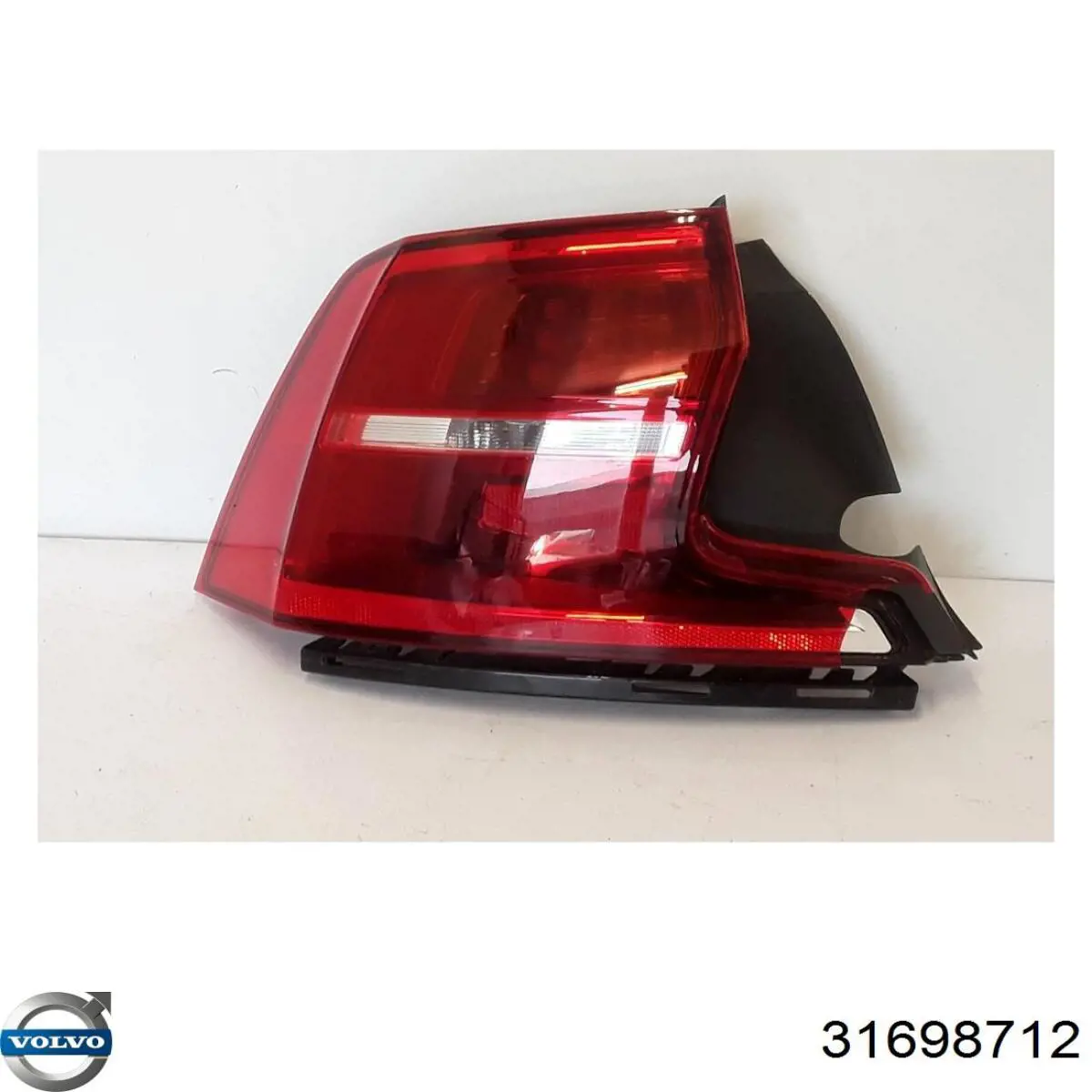 31698712 Volvo 