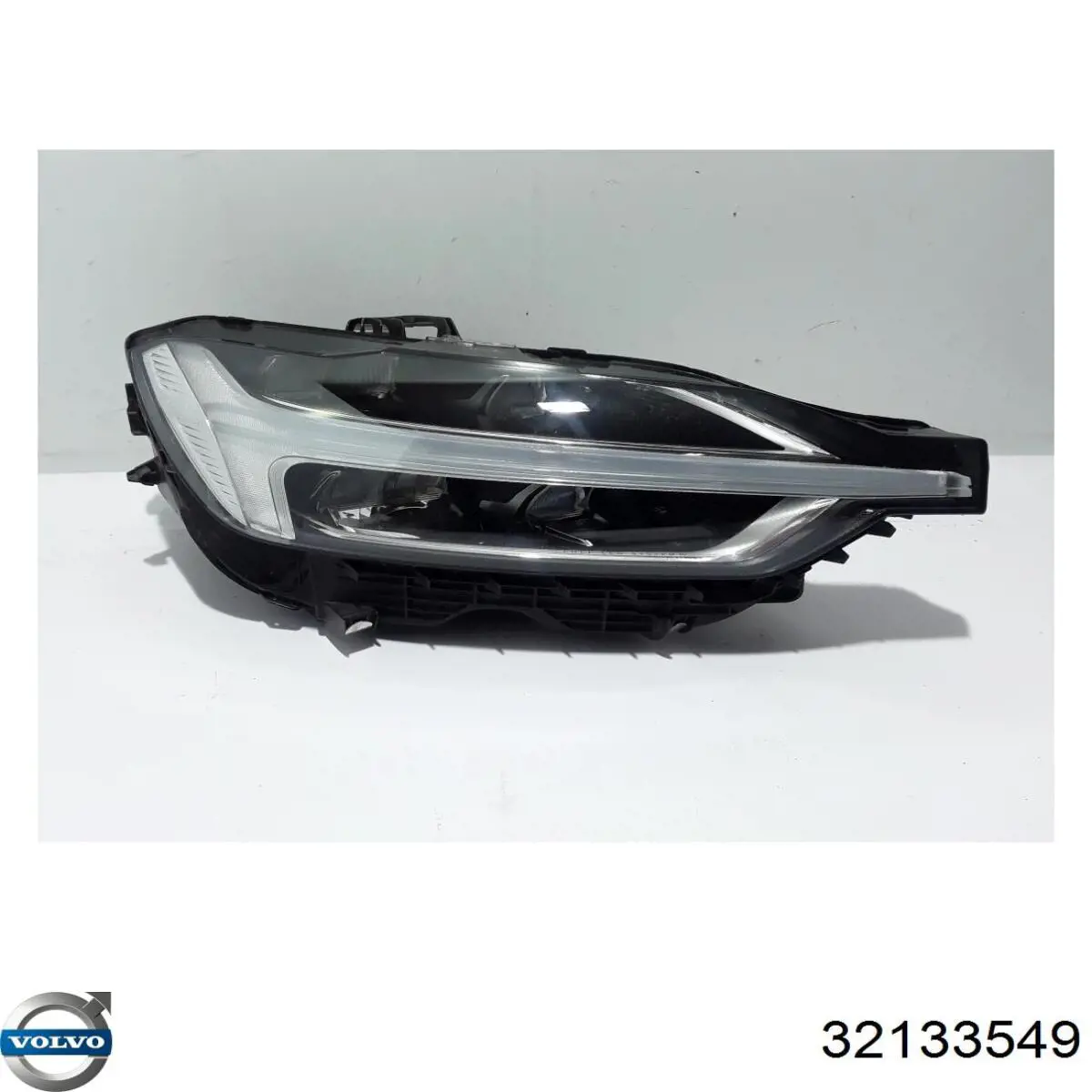Купити 32133549 Volvo 