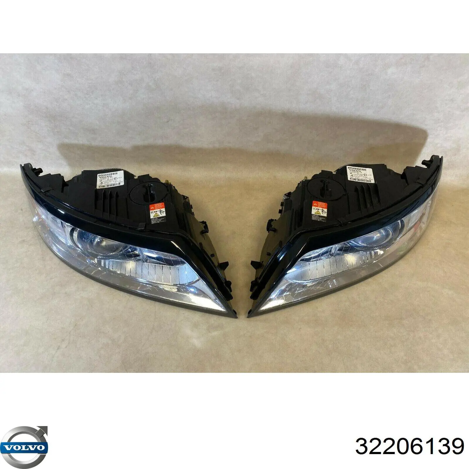 Фари Volvo 32206139 ціна, від 945.70 USD