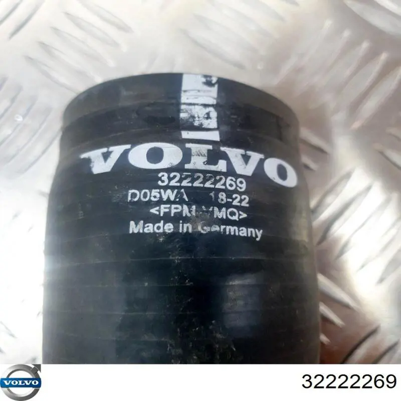 32222269 Volvo Трубка, що нагнітається