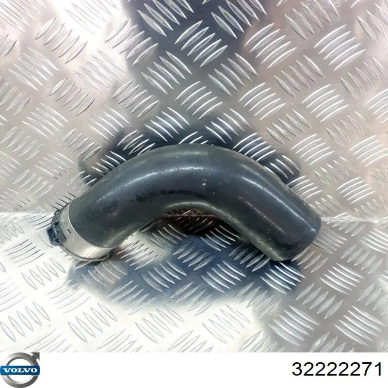 Шланг/патрубок интеркуллера 32222271 Volvo