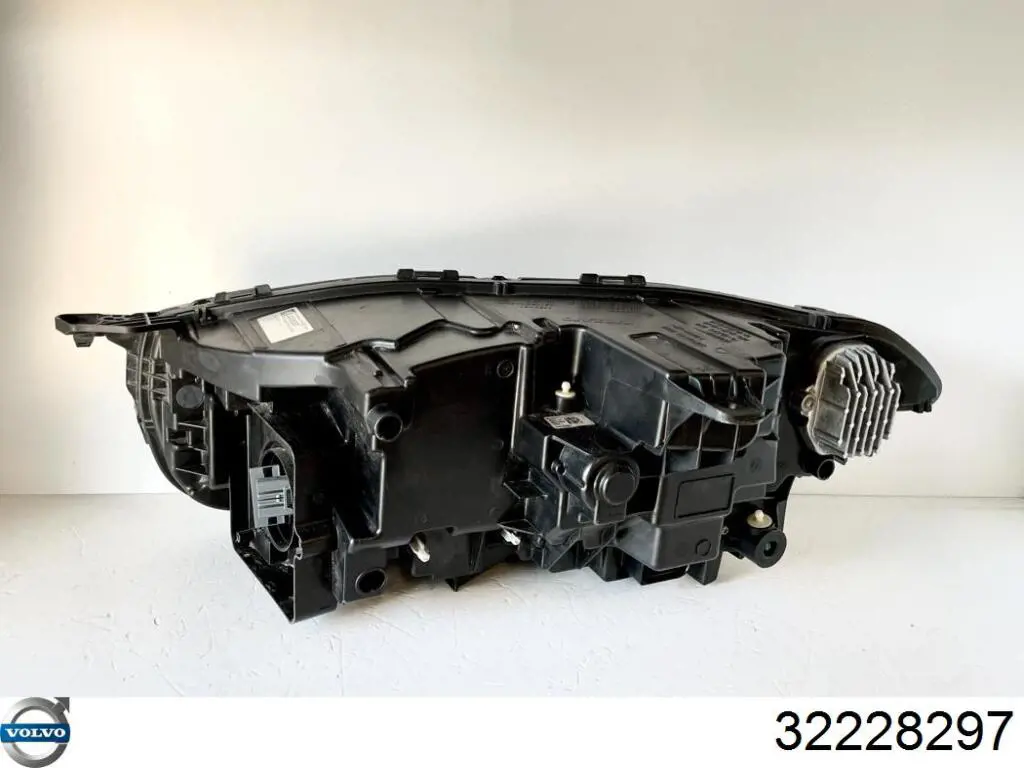  Volvo 32228297 ціна, від 562.43 USD