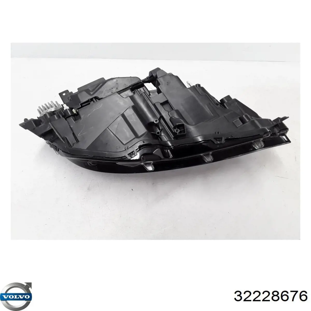 Купити 32228676 Volvo 