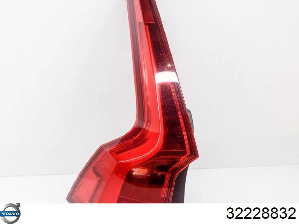 Купити 32228832 Volvo 