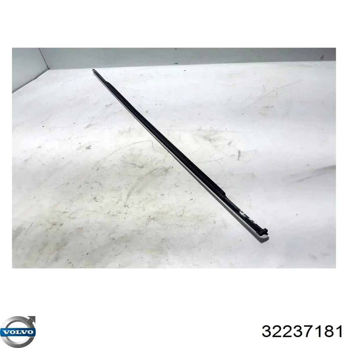 Купити 32237181 Volvo 