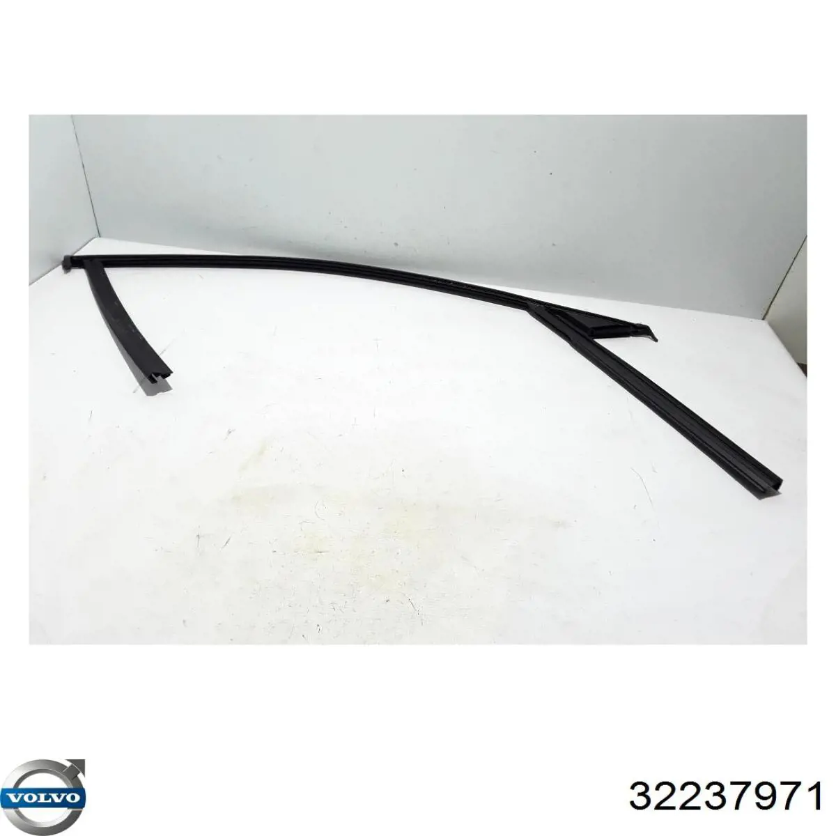 Купити 32378497 Volvo 