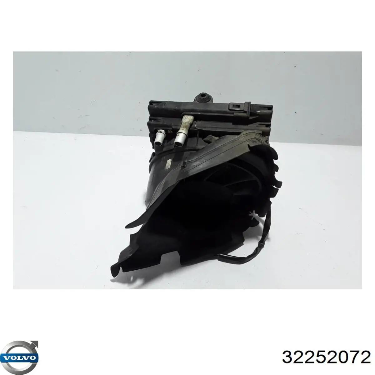 Купити 32252072 Volvo Радіатор охолодження, додатковий