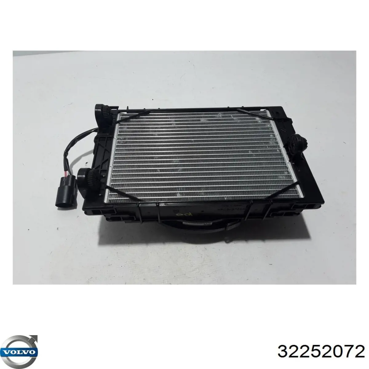 Радіатор охолодження, додатковий Volvo 30668669