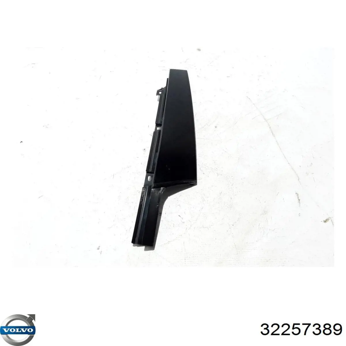 32257389 Volvo Накладка передніх дверей, лівих, вертикальна