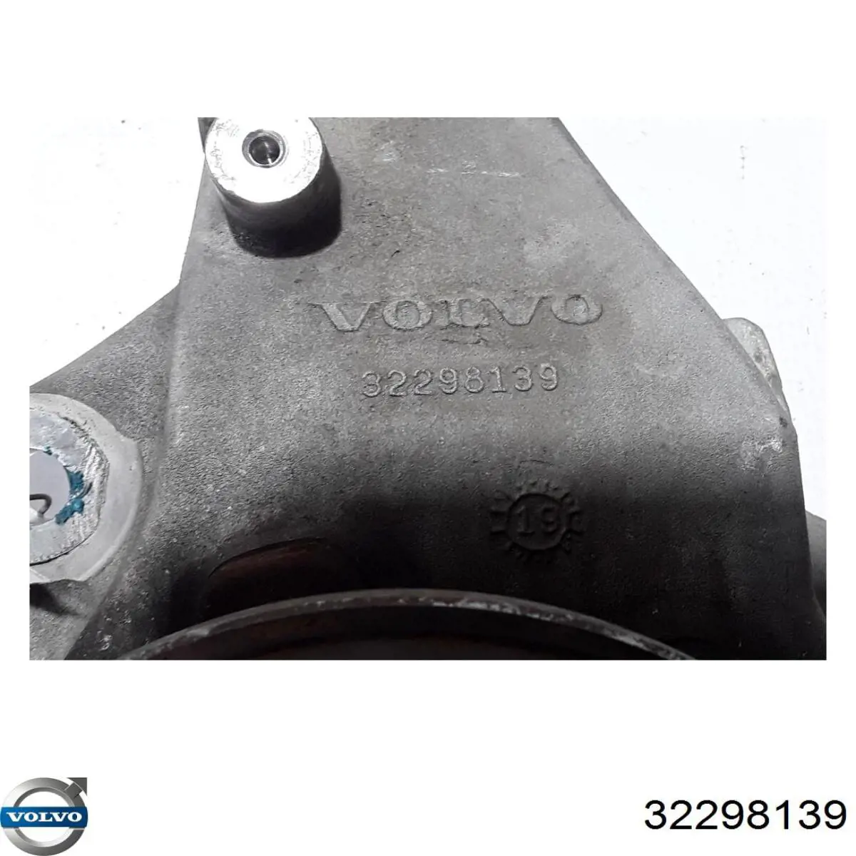 32298139 Volvo Цапфа - поворотний кулак передній, лівий