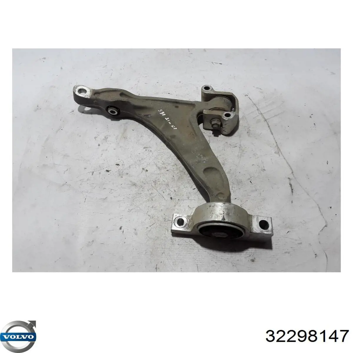 32298147 Volvo Поперечний важіль