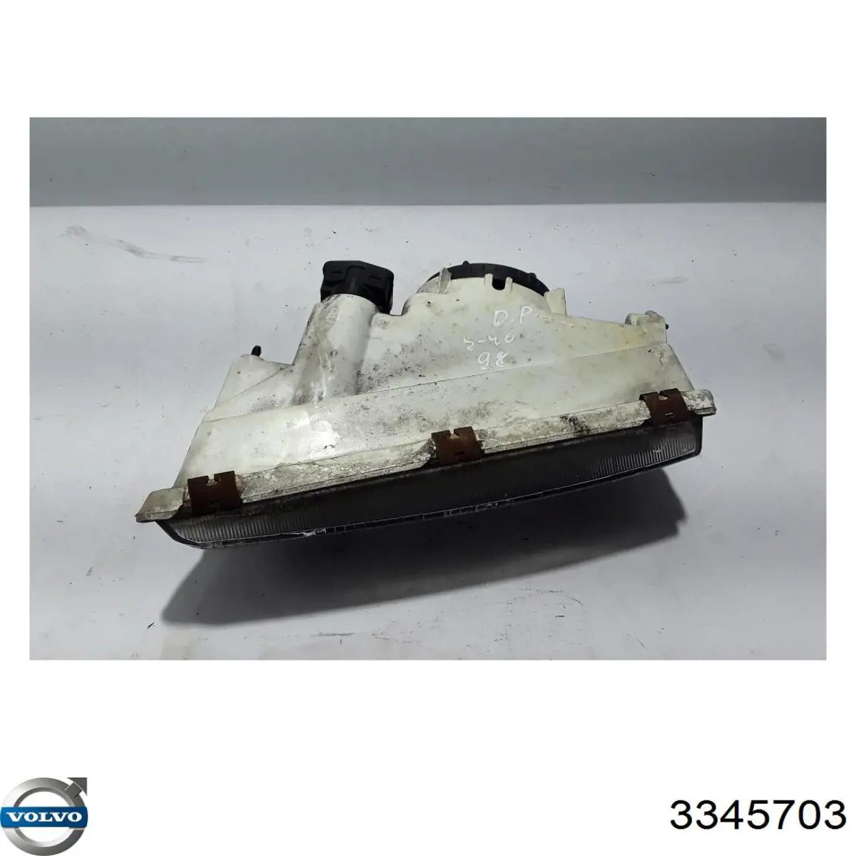 Купити 3345703 Volvo Права блок фара