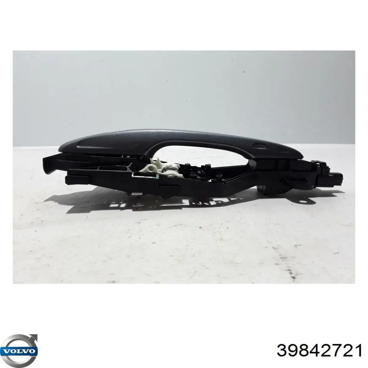 Ручка передньої двері зовнішня права 39842721 Volvo