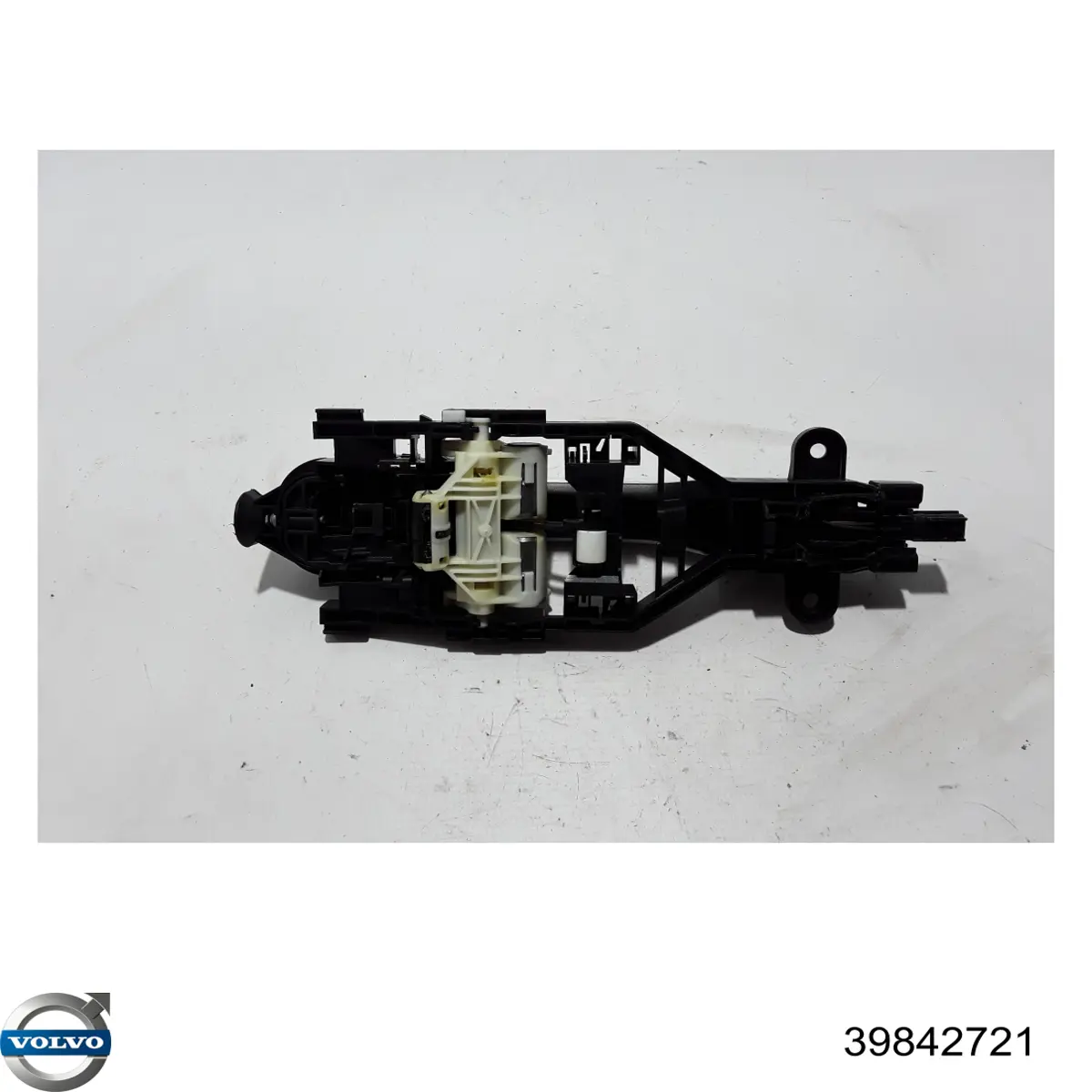 Ручка передньої двері зовнішня права Volvo 39842721 ціна, від 53.55 USD