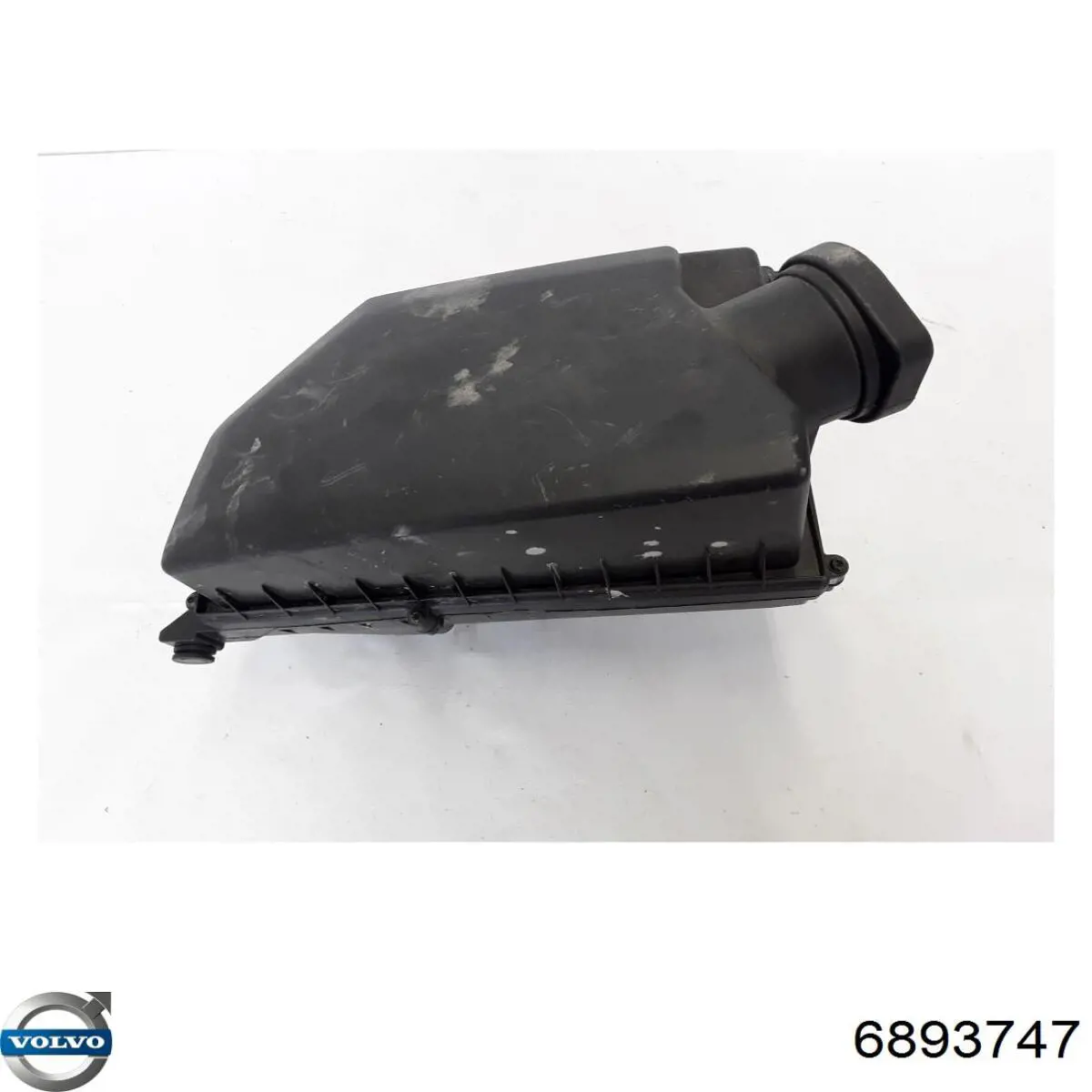 6893747 Volvo 