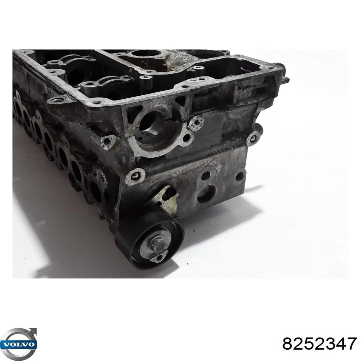 Купити 8252347 Volvo Головка блоку