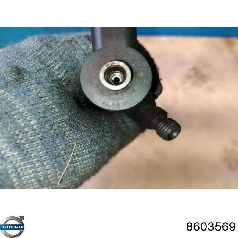 Купити 8603569 Volvo Форсунка дизельна в зборі, розпилювач + тримач