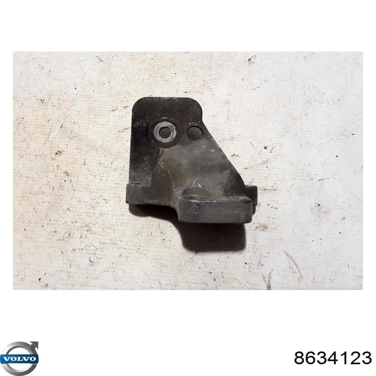 Купити 8634123 Volvo Кронштейн подушки (опори) двигуна, передньої