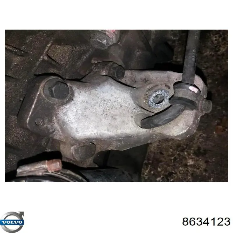 Кронштейн подушки (опори) двигуна, передньої Volvo 8634123 ціна, від 8.87 USD