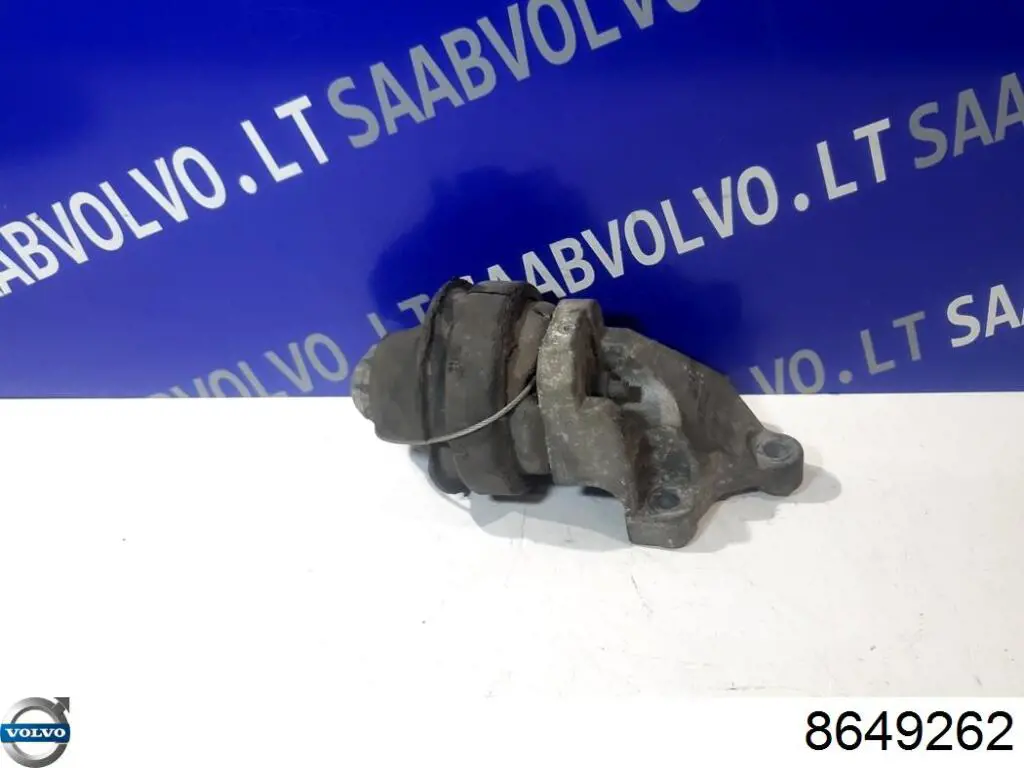 Кронштейн подушки (опори) двигуна, передньої 8649262 Volvo