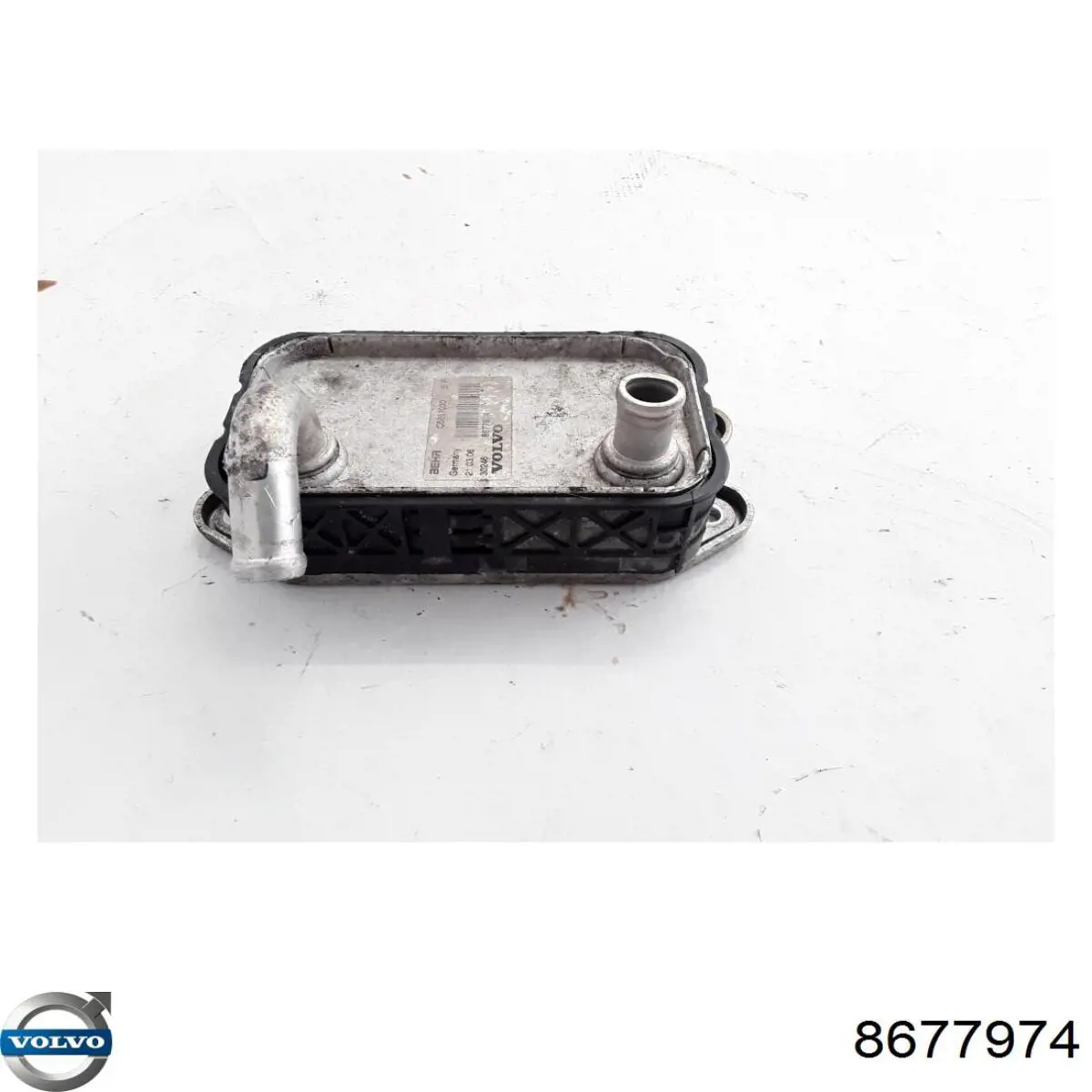 Радіатор масляний 8677974 Volvo