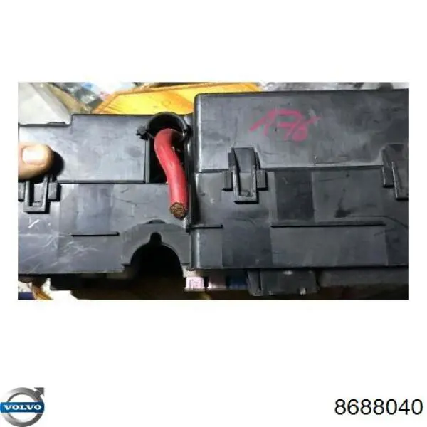 Купити Блок запобіжників Volvo V50  MW