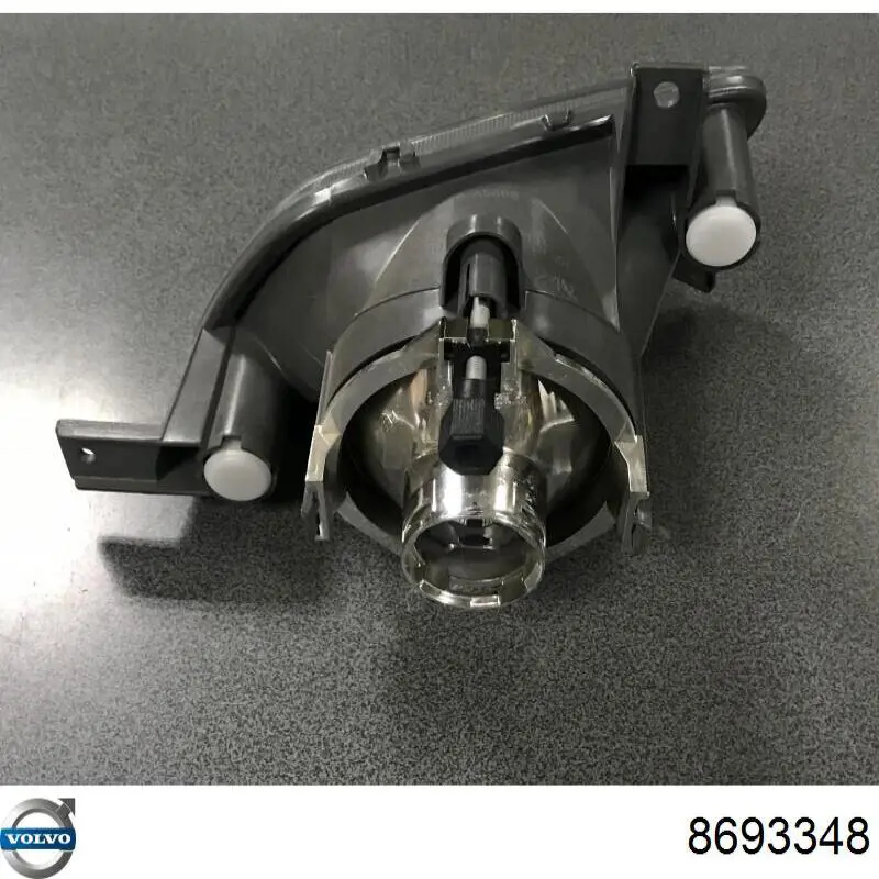 8693348 Volvo Фара протитуманна, права