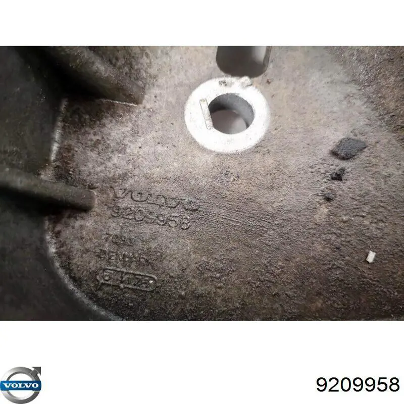 Купити 8250421 Volvo 
