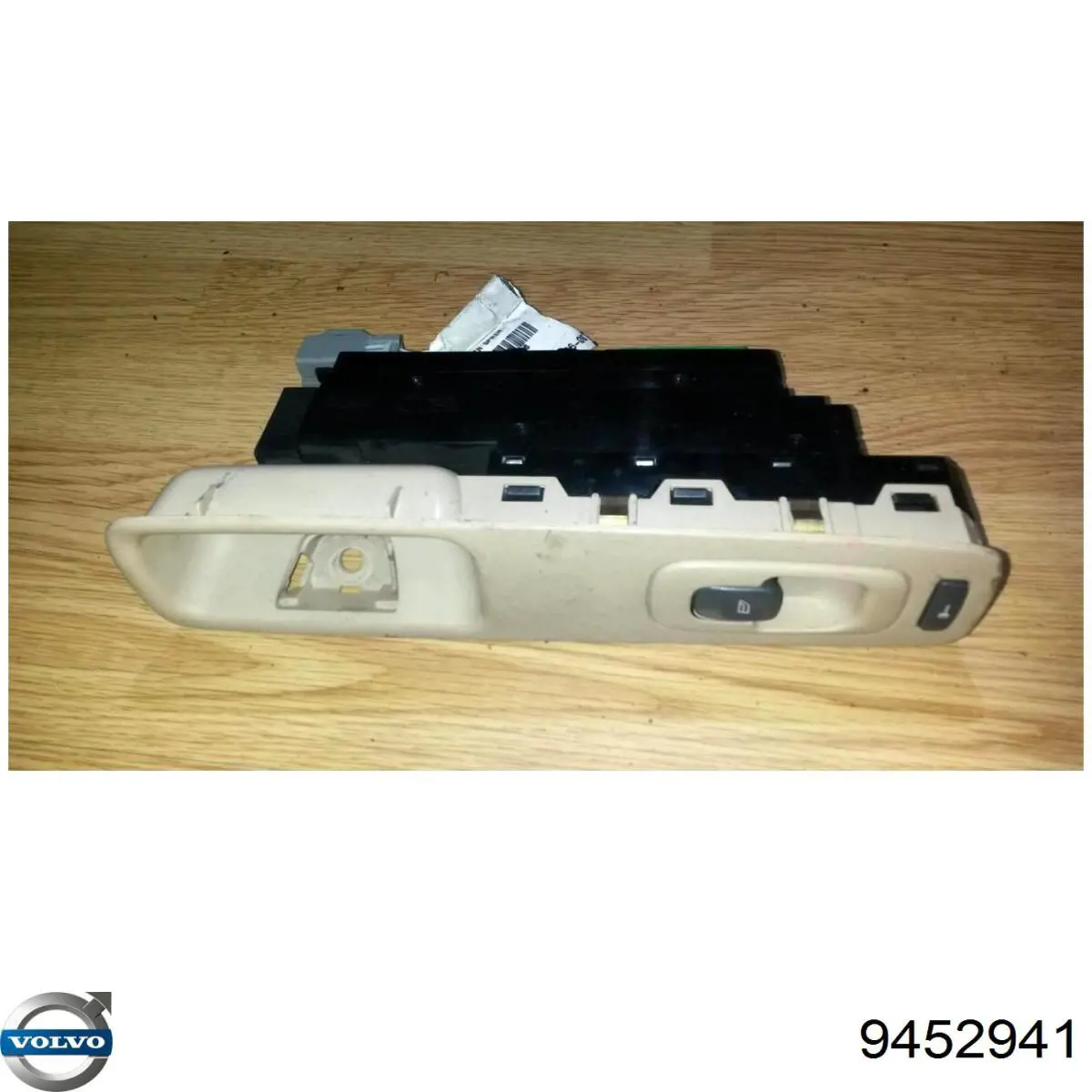 Кнопка вмикання двигуна склопідіймача передня права Volvo 9452941 ціна, від 17.12 USD