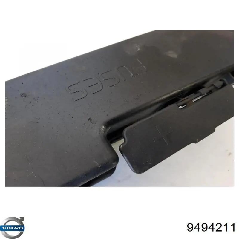 Купити 9494211 Volvo Кришка блока запобіжників