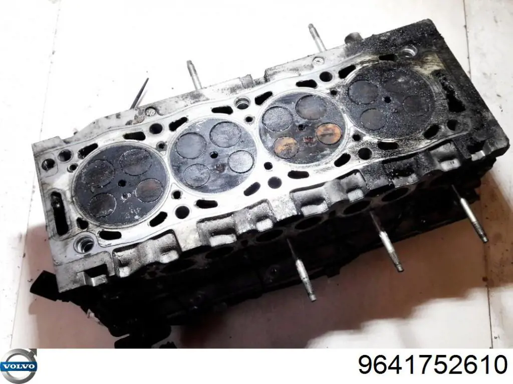 Головка двигуна Ford 3M5Q6C032BA ціна, від 234.70 USD