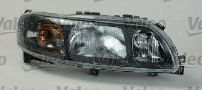 Фара права 8662598 Volvo