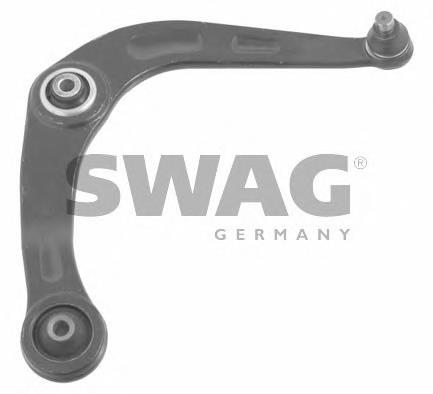 Правий важіль передній нижній підвіски Swag 62929423