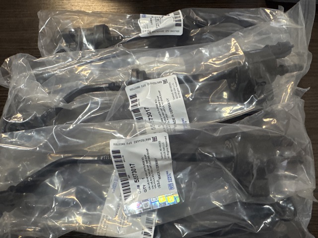 Клапан парів бака 55573017 GM
