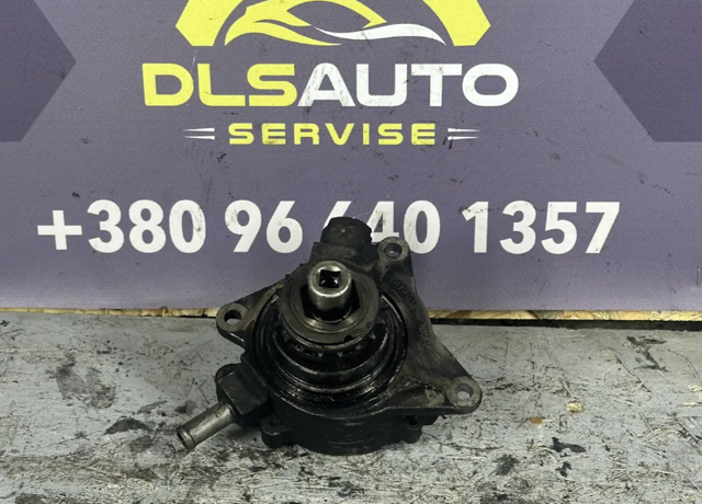Насос вакуумний 14650EB30A NISSAN