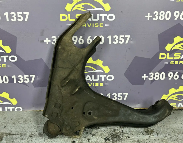 Правий важіль передній нижній підвіски 1484027 FORD