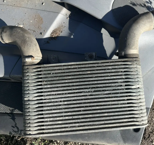 Радіатор интеркуллера 4958826 FORD