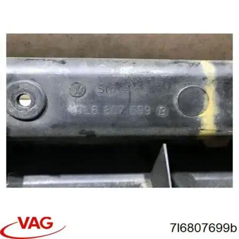 Кронштейн бампера переднього, центральний 7L6807699B VAG